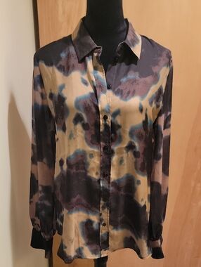 Oo Lala Long-Sleeve Tie-Dye Blouse in Beige, Black & Blue